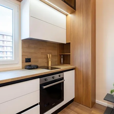 Modern City Center New Bazaar Apartment *